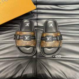 Picture of Louis Vuitton Slippers _SKULVsz38-45CD0611305